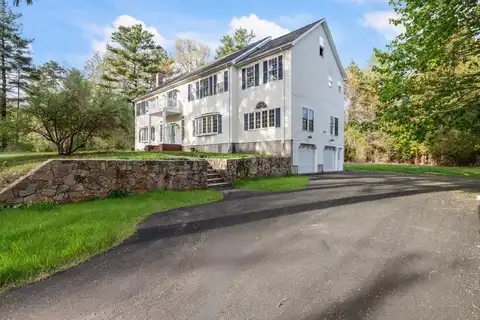 24 Bates St, Mendon, MA 01756