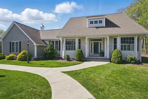 64 Braeburn Ln, Ashland, MA 01721