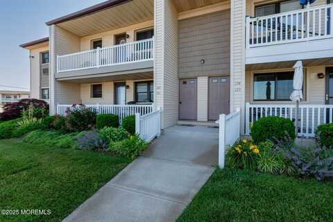 122 Wharfside Drive, Monmouth Beach, NJ 07750