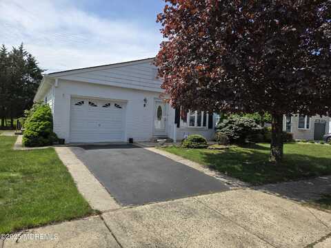 8 Doral Drive, Toms River, NJ 08757