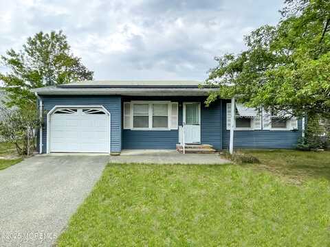 4 Churchill Road, Manchester, NJ 08759
