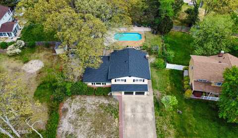 883 Astoria Drive, Toms River, NJ 08753