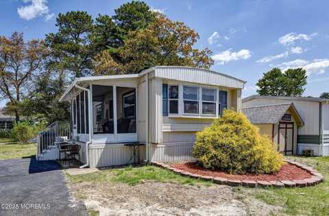 9 Kingfisher Way, Whiting, NJ 08759