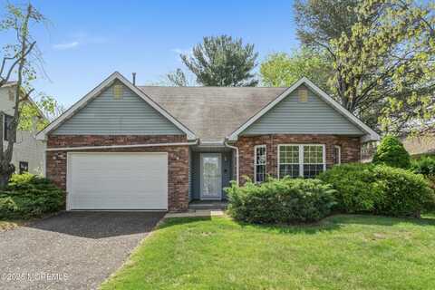 24 Clubhouse Lane, Marlboro, NJ 07746