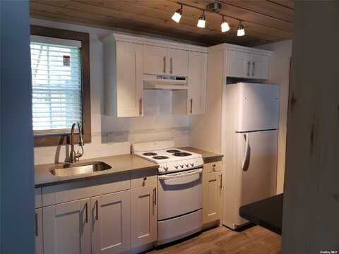 591 Main Street, Center Moriches, NY 11934