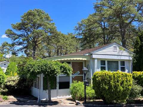B20 Riverleigh, Riverhead, NY 11901