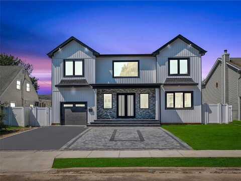 14 Bark Lane, Levittown, NY 11756