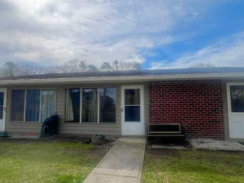 195 Newcastle Court, Ridge, NY 11961