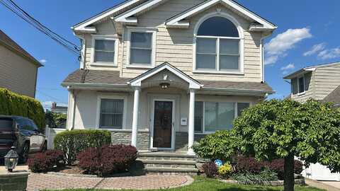 850 First Avenue, Franklin Square, NY 11010