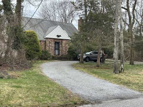 37 School Street, Westhampton Beach, NY 11978