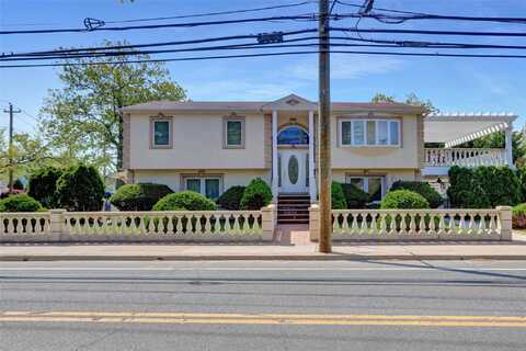 330 Bayville Avenue, Bayville, NY 11709