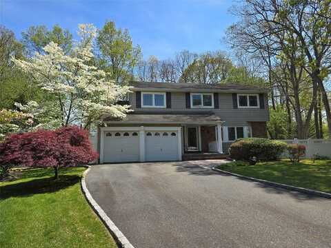 9 Nolan Court, Hauppauge, NY 11788