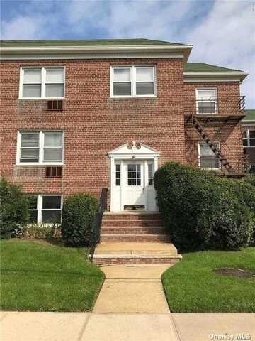 45 Grand Avenue, Rockville Centre, NY 11570