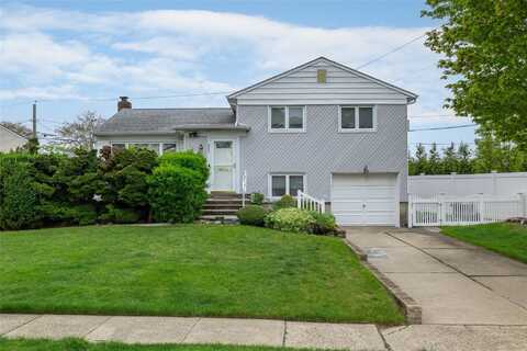 4031 Daleview Avenue, Seaford, NY 11783