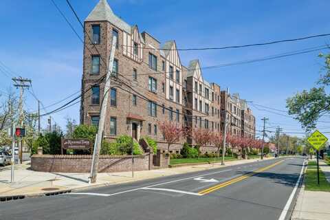 12 Hempstead Ave, Rockville Centre, NY 11570