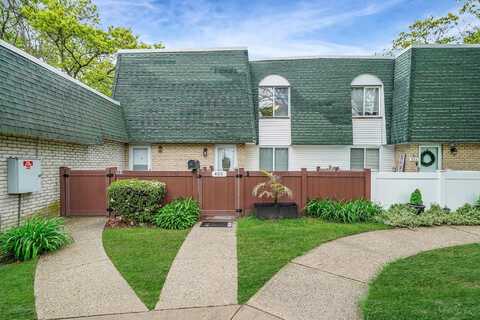 490 Daryl Drive, Medford, NY 11763