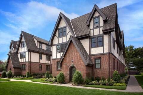 78 South Clinton Avenue, Bay Shore, NY 11706