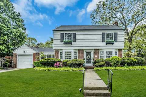 257 Hewlett Avenue, Merrick, NY 11566