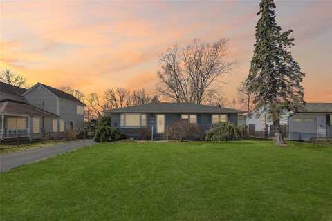 77 Fairway Avenue, Riverhead, NY 11901