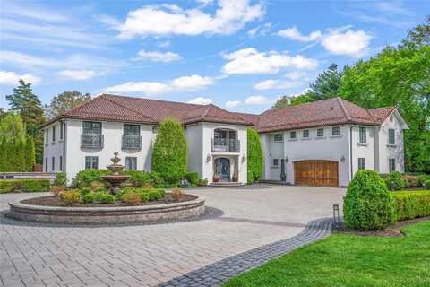 84 S Woods Road, Woodbury, NY 11797