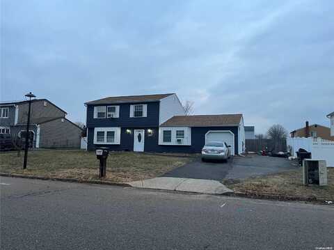 130 Tarpon Avenue, Medford, NY 11763