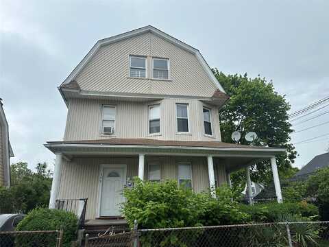 149 Washburn Avenue, Freeport, NY 11520