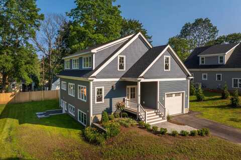 12 Gillis Drive, Kittery, ME 03904