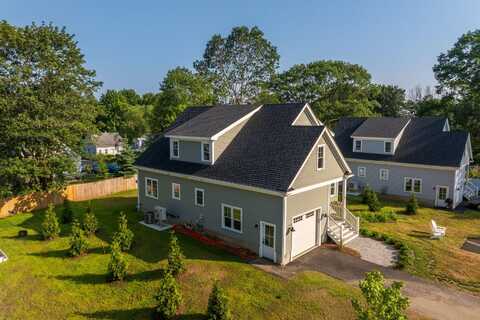 10 Gillis Drive, Kittery, ME 03904