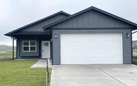 905 Bennington Drive, Box Elder, SD 57719