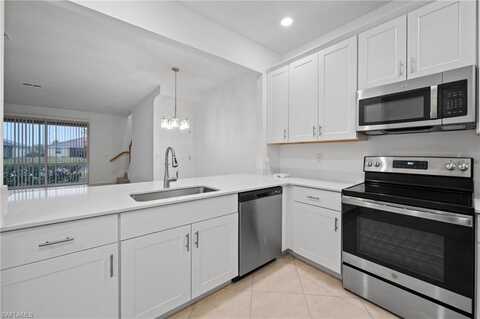 2878 Blossom, NAPLES, FL 34120