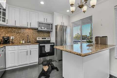4888 Clayton Rd, Concord, CA 94521