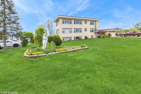9 E Granville Avenue, Roselle, IL 60172
