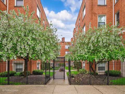 1620 W Columbia Avenue, Chicago, IL 60626