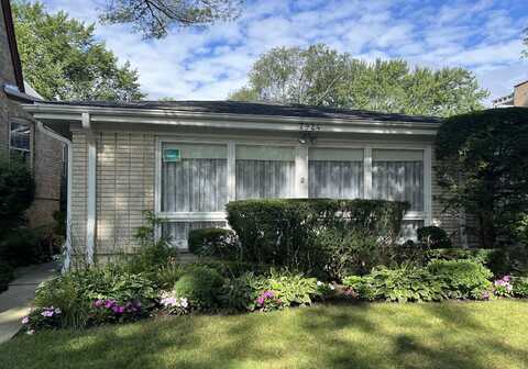 7924 Tripp Avenue, Skokie, IL 60076