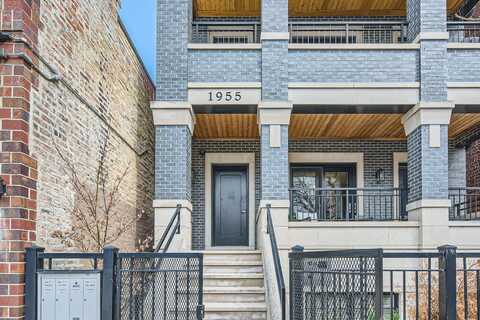 1955 N Halsted Street, Chicago, IL 60614