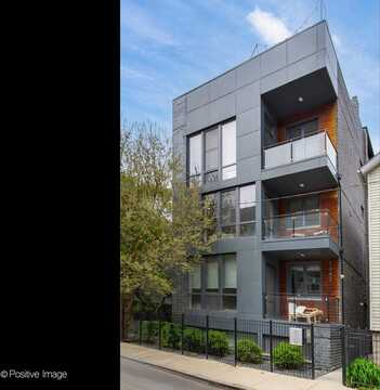 1542 W Fry Street, Chicago, IL 60642
