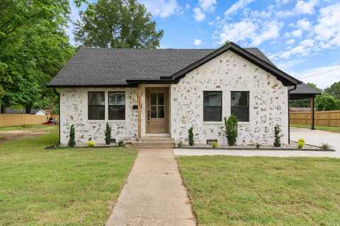 1717 Robins Street, Conway, AR 72034