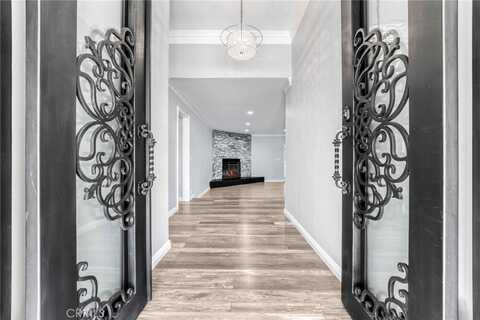 8558 Paso Robles Avenue, Sherwood Forest, CA 91325