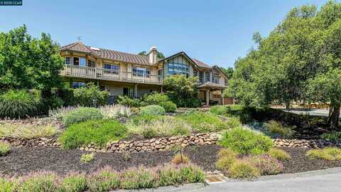 3434 Woodview Dr, Lafayette, CA 94549