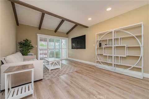 1000 W Macarthur Boulevard, Santa Ana, CA 92707