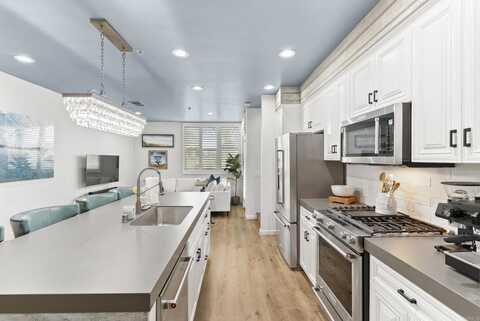 687 S Coast Hwy 101, Encinitas, CA 92024