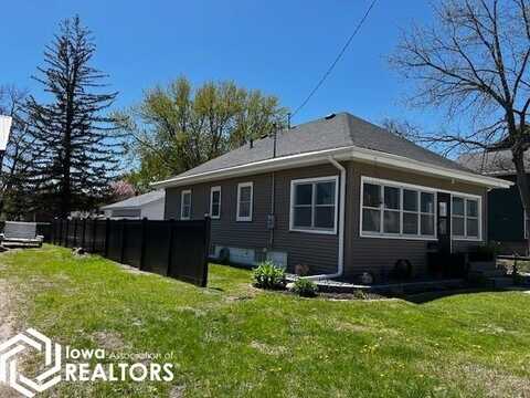 1013 Main Avenue, Clear Lake, IA 50428