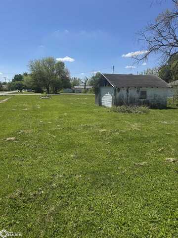 707 N Cedar Street, Wapello, IA 52653
