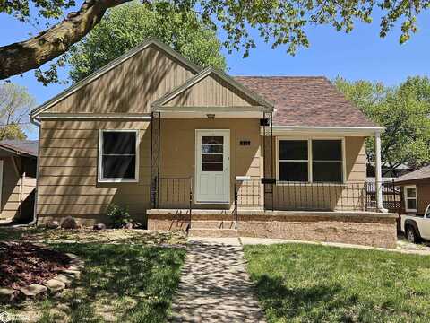 321 S Walnut Street, Carroll, IA 51401