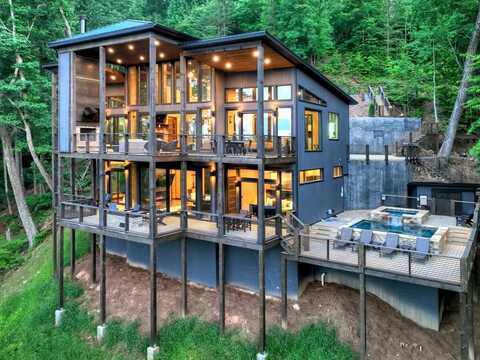 371 Genessee Path, Blue Ridge, GA 30513