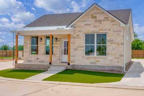 802 Creek St, Fredericksburg, TX 78624