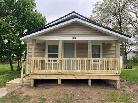 1207 W Wolf Avenue, Elkhart, IN 46516