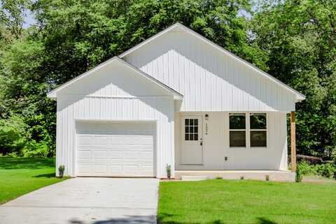 1526 Boggan St., Tupelo, MS 38801