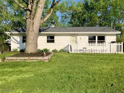 3372 Lynwood Drive NW, Warren, OH 44485