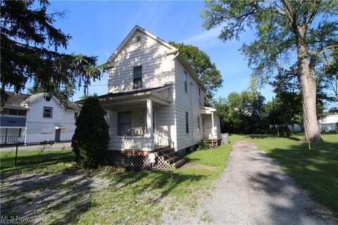 18 Whitney Avenue S, Youngstown, OH 44509